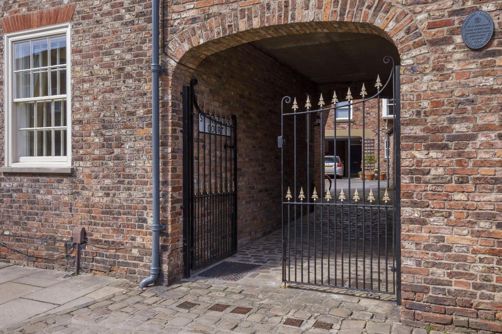 St Wilfrid'S Court Villa York Exterior photo